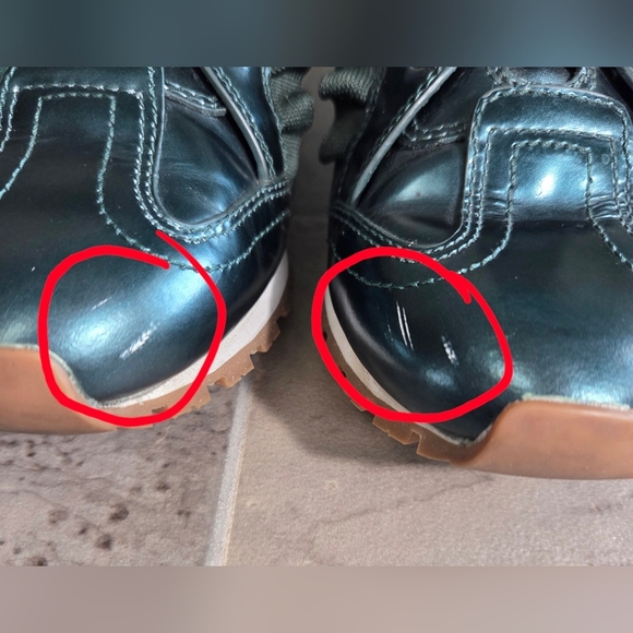 TORY BURCH SPORT RUFFLE GREEN METALLIC LEATHER SNEAKERS. - Picture 8 of 11